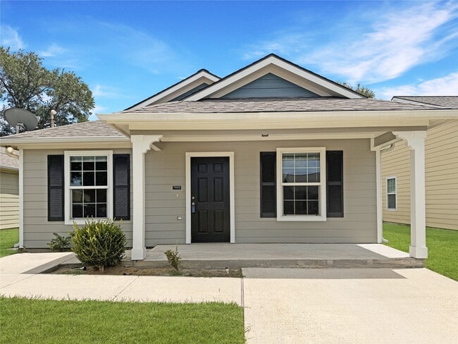 Building Photo - 7405 Blue Jay Dr Rental
