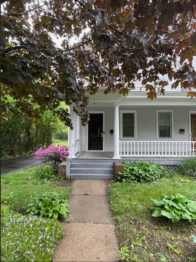 Photo - 1740 Farmington Ave Casa Adosada