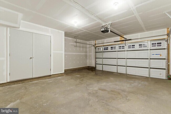 Photo - 10632 Meridian Hill Way