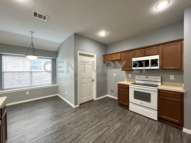 Photo - Well Maintained 4/2/2 Home Nestled on Corner Lot in Ft. Worth!