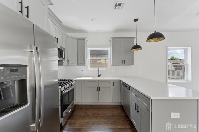 Photo - 910 Bergen St Unit 2