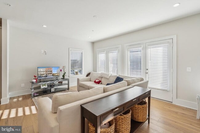 Photo - 20061 Old Line Terrace