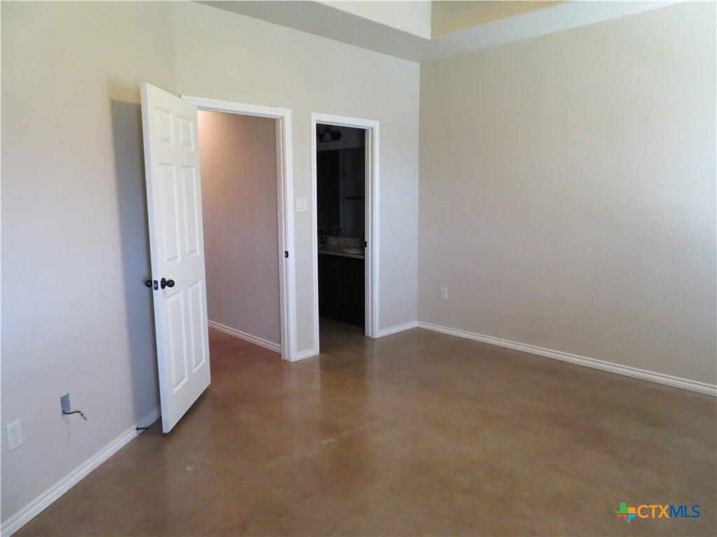 Photo - 734 Saengerhalle Rd