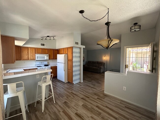 Building Photo - 520 Arrowhead Trl Unit 624