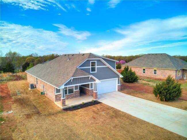 Photo - Beautiful 3/2 on a .56 acre lot!