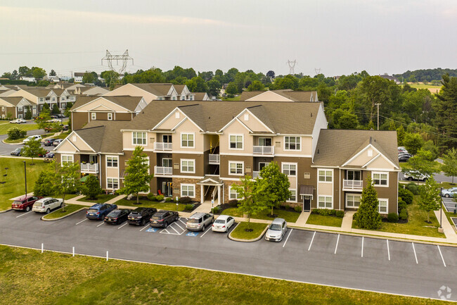 Building Photo - Holly Tree Rental