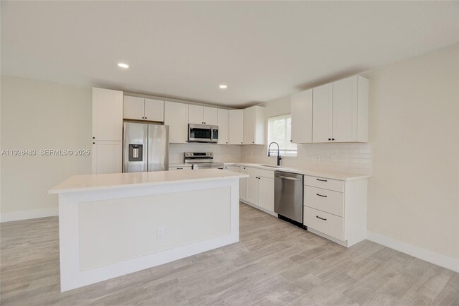 Photo - 610 N 31st Ct