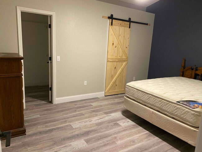 Photo - 1121 Blackjack Ridge St