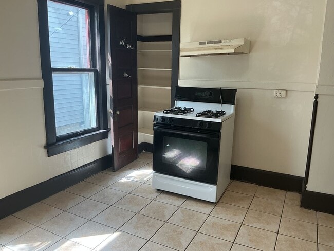 Photo - 800-802 S 32nd St Unit lower