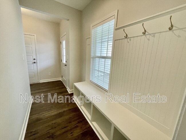 Photo - 1108 Mayfern Dr