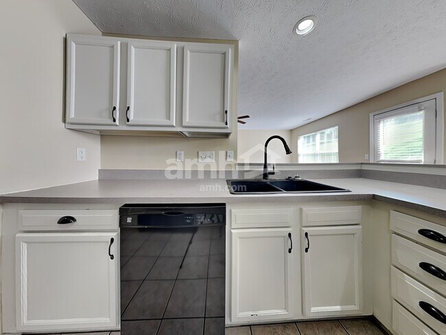 Photo - 834 Ginger Ridge Dr