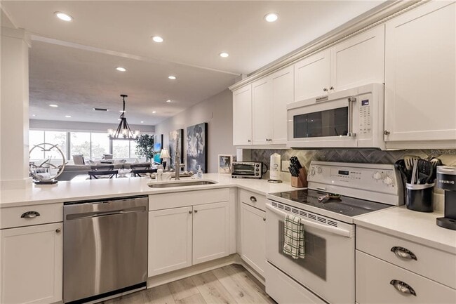 Photo - 1255 E Peppertree Dr Unit 305