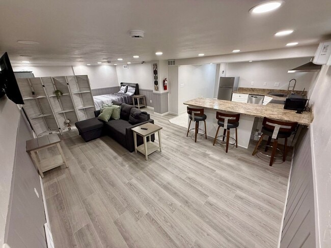 Photo - 24AS Studio Unit Studio