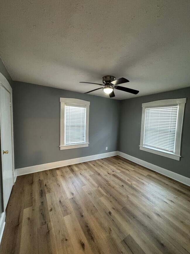 Photo - Parker 1318-20 Unidad 1320 N Parker Ave