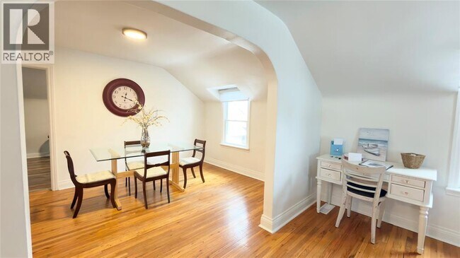 Photo - 826 Michigan Ave