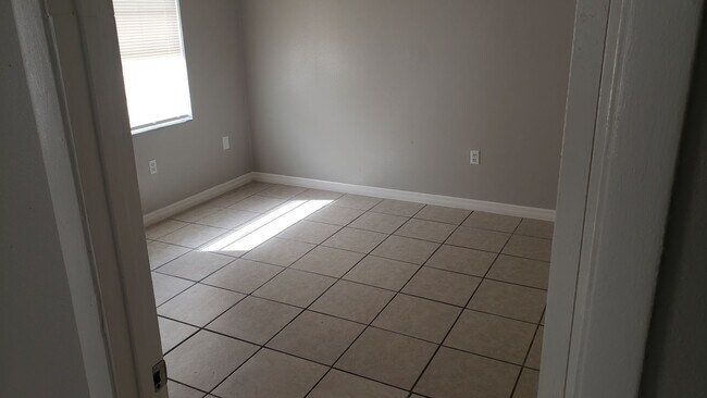 Photo - 4905-4907 Lake Hill Ct Unit 4907