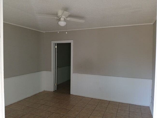 Photo - 610 Burke Ave Unit Apt. B