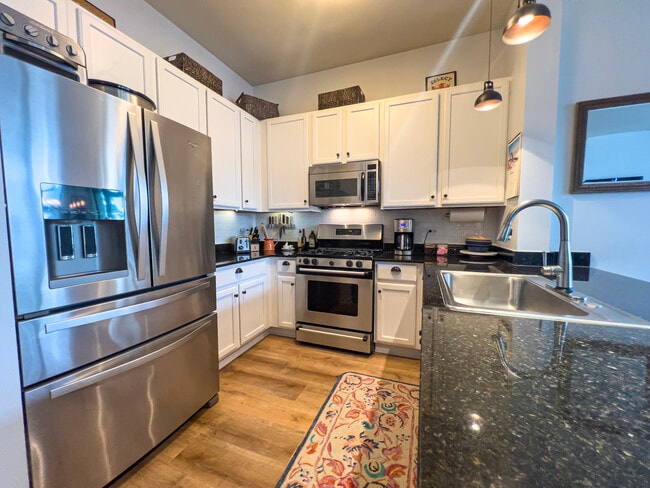 Photo - 340 W Superior St Unit 701