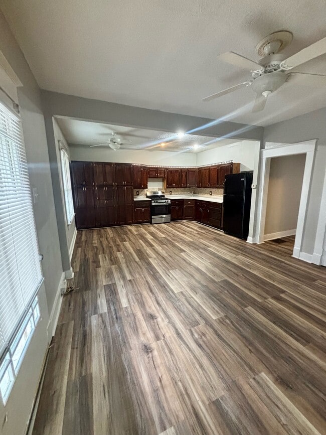 Photo - 1015 Sale Ave