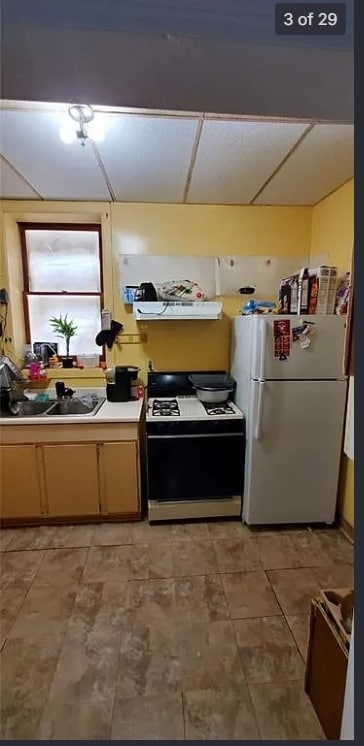 Building Photo - 778 N Clinton Ave Unit top