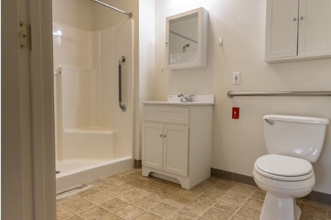 Photo - Falcon Manor Senior Housing