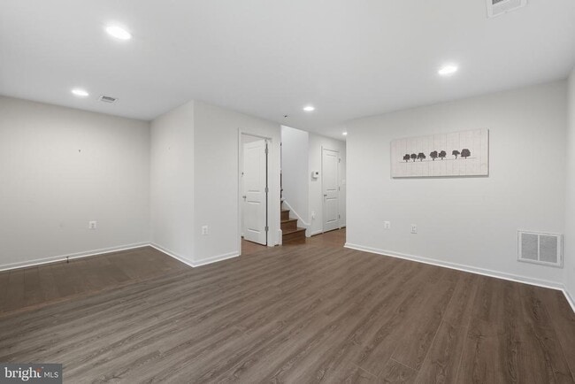 Building Photo - 15983 Marsh Pl