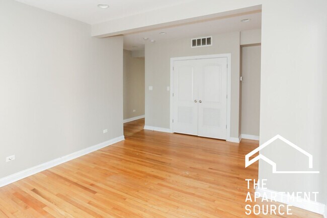 Photo - 3810 N Marshfield Ave Unit 1D