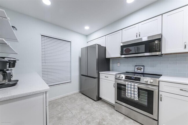 Photo - 220 Coldeway Dr Unit 112
