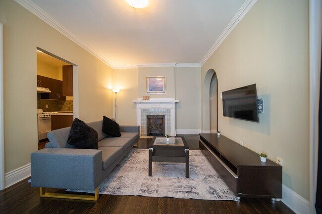 Building Photo - 935 Jervis St Unit 4