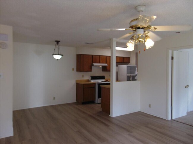 Photo - 903 Chisholm Cove