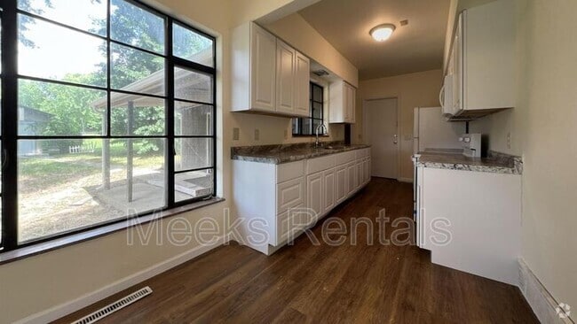 Building Photo - 16 Hurricane Creek Rd Rental
