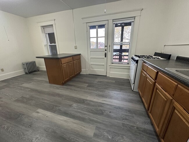 Photo - 100-130 Elm Street