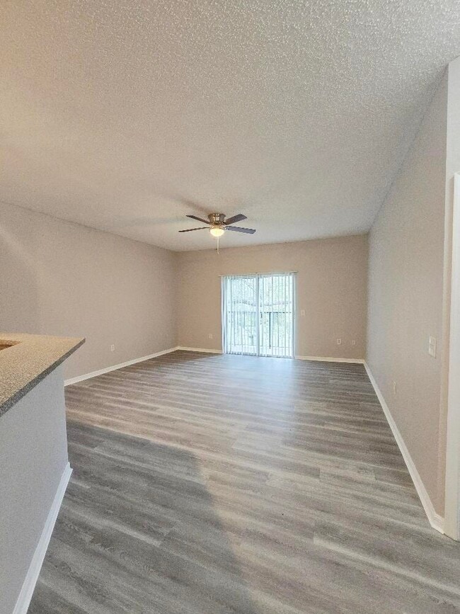 Photo - 280 Crestwood Cir Unit 206