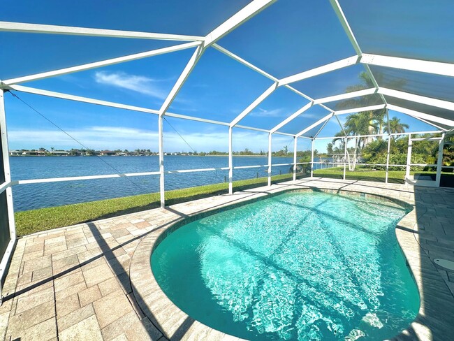 Beautiful Waterfront 3 Bed 2 Bath Home Wit... - Beautiful Waterfront 3 Bed 2 Bath Home Wit...