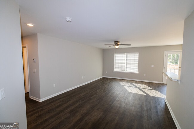 Photo - 105 Callaway Cres