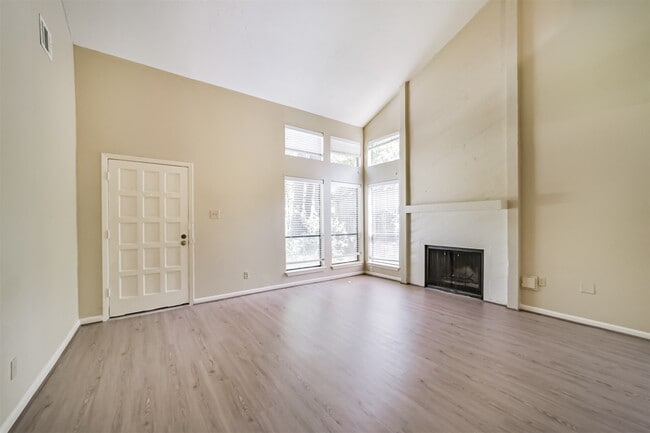 Photo - 3 Hedgebell Ct