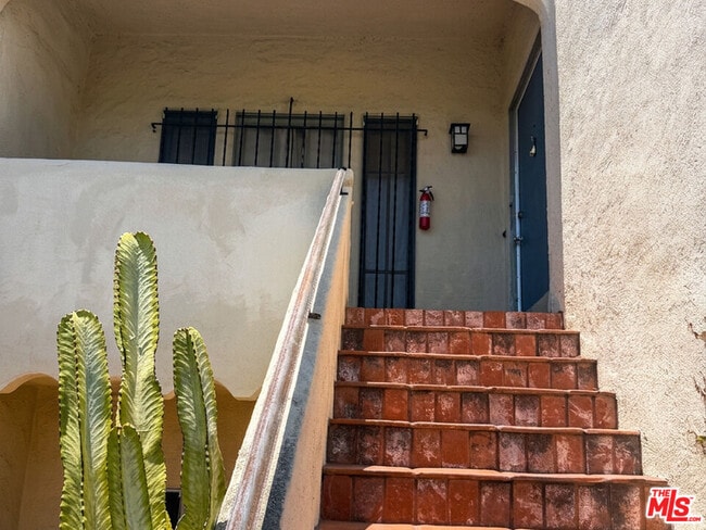 1295 Cochran Ave