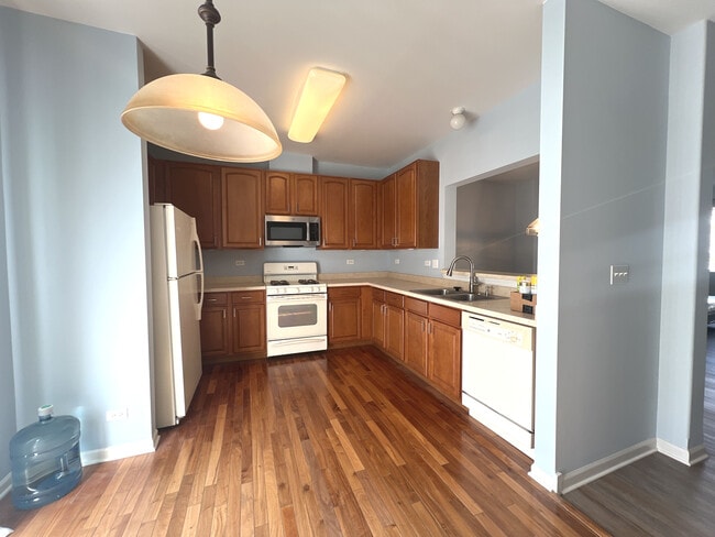 Photo - 669 S Rosehall Ln