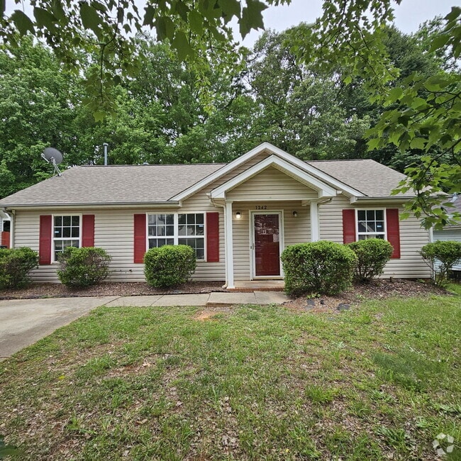 Building Photo - 3Br/2Bth Ranch with big backyard and is Pe... Rental