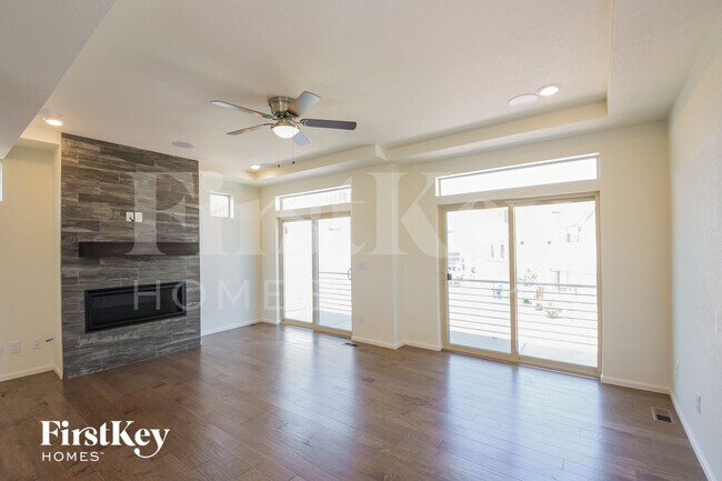 Photo - 10532 Truckee St
