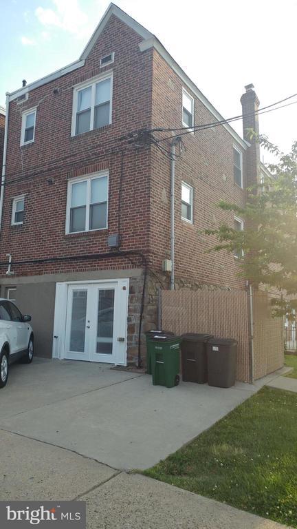 Photo - 3101 S Broad St Townhome