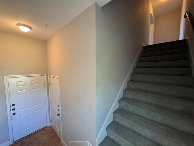 7701 Rialto Blvd Unit 125