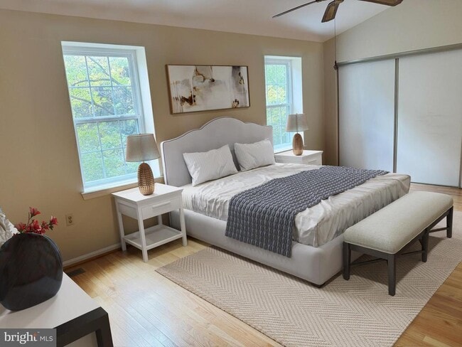 Photo - 725 Twin Holly Ln