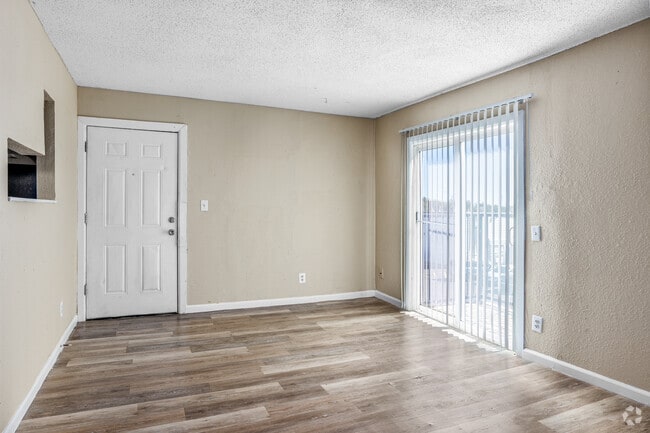 1BR, 1BA - 740 - Living Room