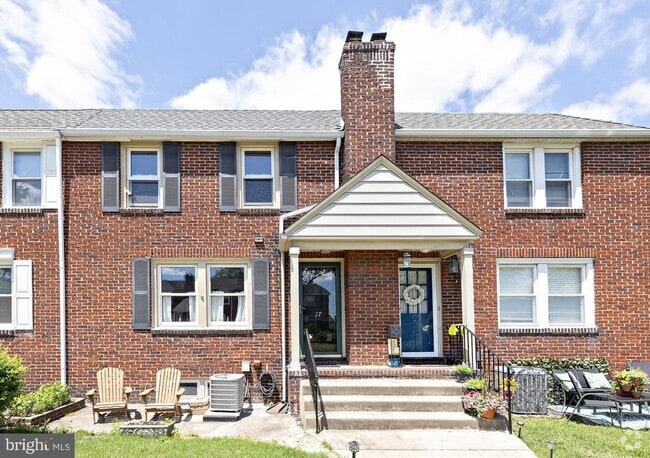 Building Photo - 17 Dowling Ave Rental
