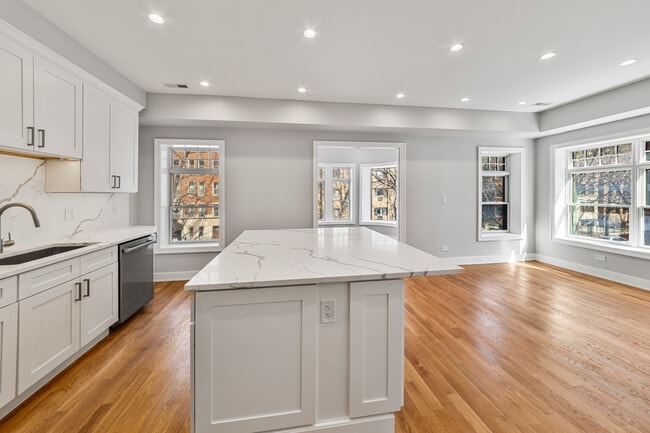 Photo - 935 W Winona St Unidad N1