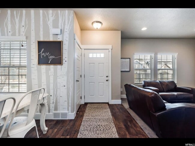 Photo - Great Daybreak Home Available March 1!