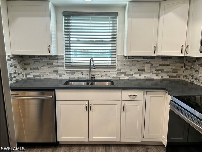 Photo - 200 Valley Stream Dr Unit 8B