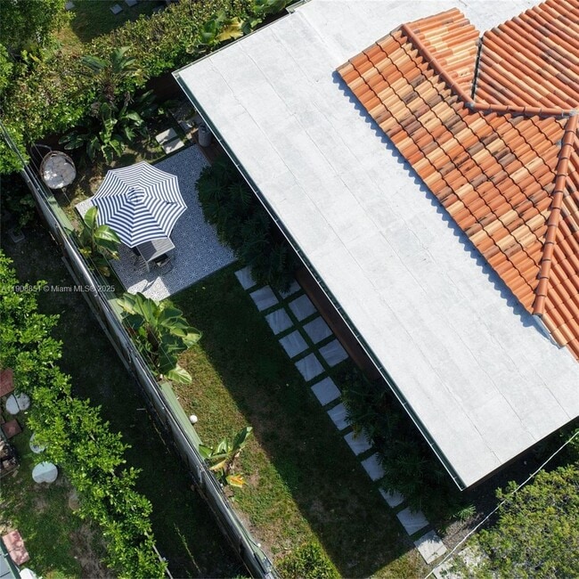 Photo - 1345 SW 60th Ct