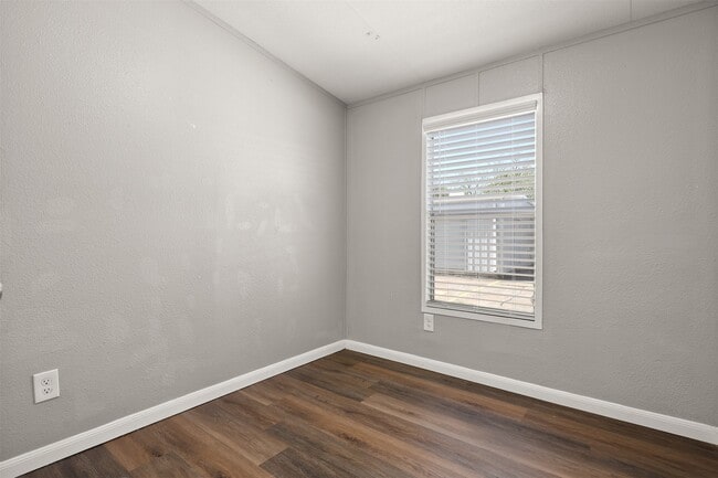 Photo - 2222 N Austin Ave